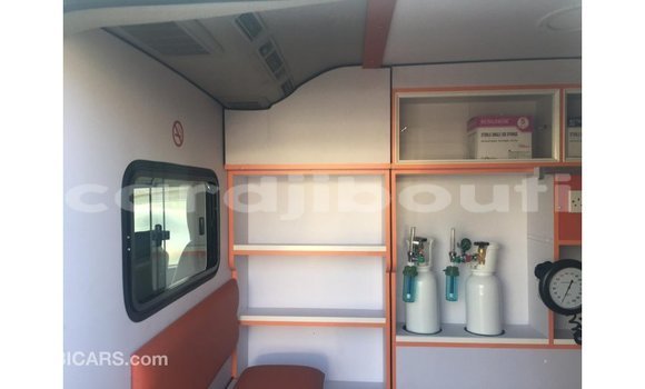 Buy Import Toyota Hiace White Car in Import - Dubai in Ali Sabieh Region Buy Import Toyota Hiace White Car in Import - Dubai in Ali Sabieh Region