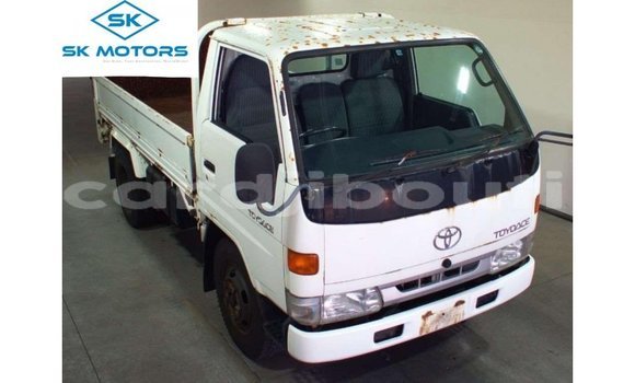 Buy Import Toyota Dyna White Car in Import - Dubai in Ali Sabieh Region