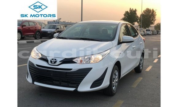 Acheter Import Voiture Toyota Yaris Blanc à Import - Dubai, Ali Sabieh Region