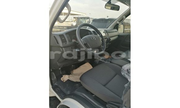 Buy Import Toyota Hiace White Car in Import - Dubai in Ali Sabieh Region Buy Import Toyota Hiace White Car in Import - Dubai in Ali Sabieh Region
