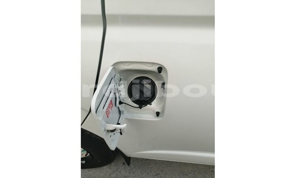 Buy Import Toyota Hiace White Car in Import - Dubai in Ali Sabieh Region Buy Import Toyota Hiace White Car in Import - Dubai in Ali Sabieh Region