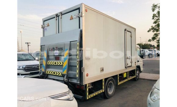 Buy Import Mitsubishi Carisma White Car in Import - Dubai in Ali Sabieh Region Buy Import Mitsubishi Carisma White Car in Import - Dubai in Ali Sabieh Region