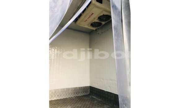 Buy Import Mitsubishi Carisma White Car in Import - Dubai in Ali Sabieh Region Buy Import Mitsubishi Carisma White Car in Import - Dubai in Ali Sabieh Region