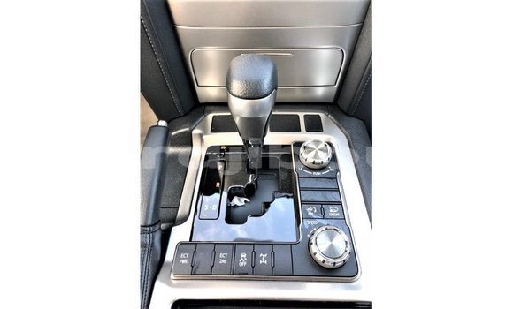 Acheter Import Voiture Toyota Land Cruiser Autre à Import - Dubai, Ali Sabieh Region Acheter Import Voiture Toyota Land Cruiser Autre à Import - Dubai, Ali Sabieh Region