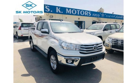 Buy Import Toyota Hilux White Car in Import - Dubai in Ali Sabieh Region