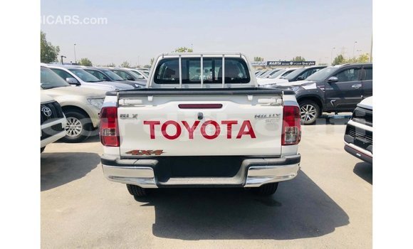 Buy Import Toyota Hilux White Car in Import - Dubai in Ali Sabieh Region Buy Import Toyota Hilux White Car in Import - Dubai in Ali Sabieh Region