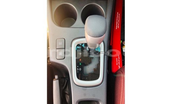 Buy Import Toyota Hilux White Car in Import - Dubai in Ali Sabieh Region Buy Import Toyota Hilux White Car in Import - Dubai in Ali Sabieh Region