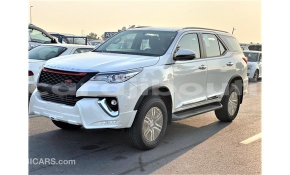 Acheter Import Voiture Toyota Fortuner Blanc à Import - Dubai, Ali Sabieh Region Acheter Import Voiture Toyota Fortuner Blanc à Import - Dubai, Ali Sabieh Region
