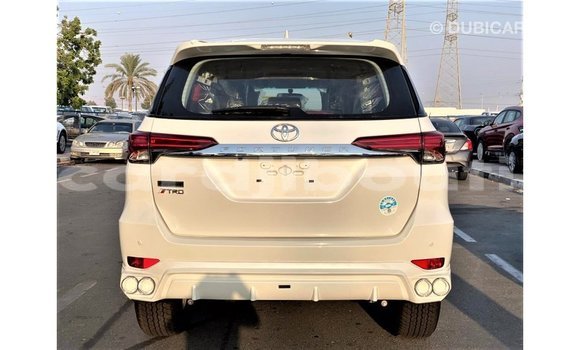 Acheter Import Voiture Toyota Fortuner Blanc à Import - Dubai, Ali Sabieh Region Acheter Import Voiture Toyota Fortuner Blanc à Import - Dubai, Ali Sabieh Region