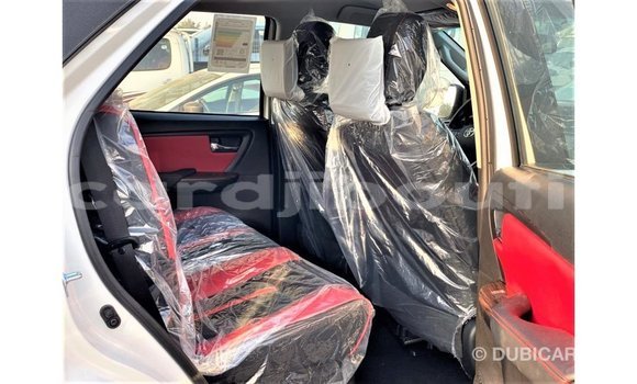 Acheter Import Voiture Toyota Fortuner Blanc à Import - Dubai, Ali Sabieh Region Acheter Import Voiture Toyota Fortuner Blanc à Import - Dubai, Ali Sabieh Region