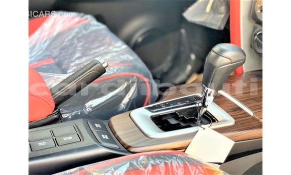 Acheter Import Voiture Toyota Fortuner Blanc à Import - Dubai, Ali Sabieh Region Acheter Import Voiture Toyota Fortuner Blanc à Import - Dubai, Ali Sabieh Region