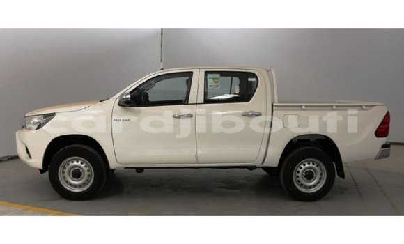 Acheter Import Voiture Toyota Hilux Blanc à Import - Dubai, Ali Sabieh Region Acheter Import Voiture Toyota Hilux Blanc à Import - Dubai, Ali Sabieh Region