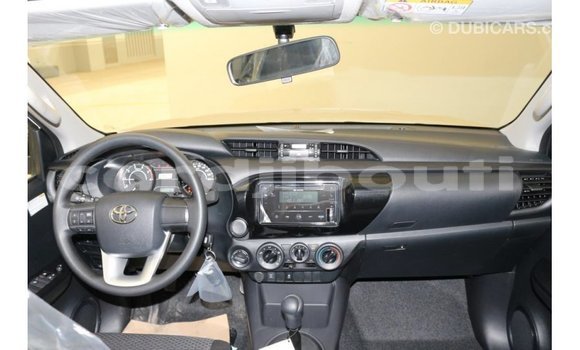 Acheter Import Voiture Toyota Hilux Blanc à Import - Dubai, Ali Sabieh Region Acheter Import Voiture Toyota Hilux Blanc à Import - Dubai, Ali Sabieh Region