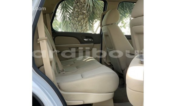 Acheter Import Voiture Chevrolet Tahoe Blanc à Import - Dubai, Ali Sabieh Region Acheter Import Voiture Chevrolet Tahoe Blanc à Import - Dubai, Ali Sabieh Region