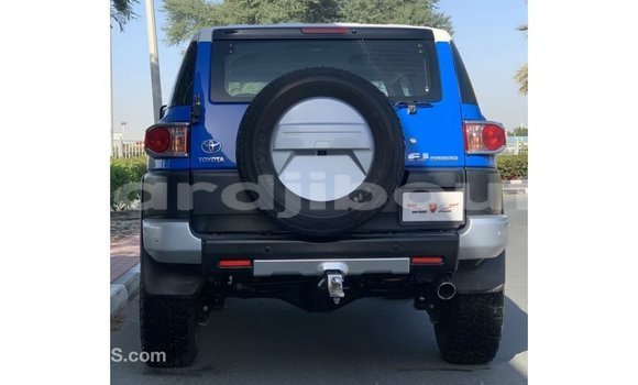 Acheter Import Voiture Toyota FJ Cruiser Bleu à Import - Dubai, Ali Sabieh Region Acheter Import Voiture Toyota FJ Cruiser Bleu à Import - Dubai, Ali Sabieh Region