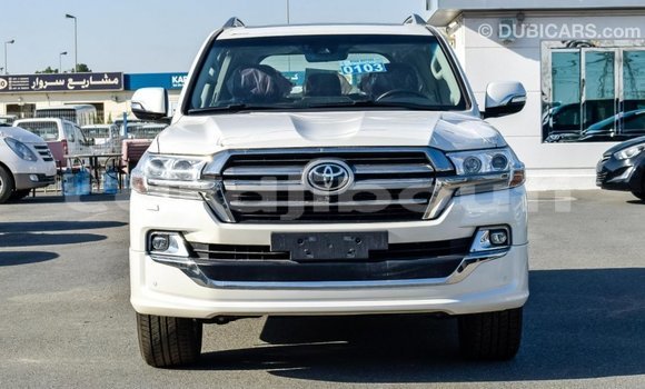 Buy Import Toyota Land Cruiser White Car in Import - Dubai in Ali Sabieh Region Buy Import Toyota Land Cruiser White Car in Import - Dubai in Ali Sabieh Region