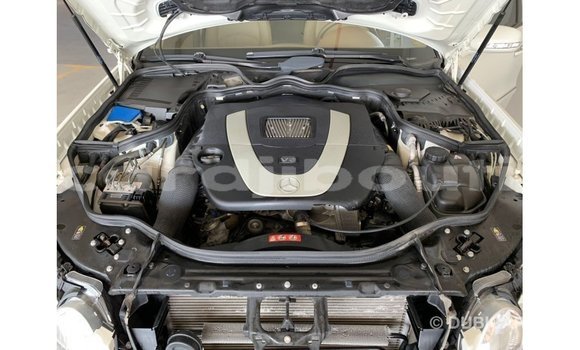 Acheter Import Voiture Mercedes-Benz 200 Blanc à Import - Dubai, Ali Sabieh Region Acheter Import Voiture Mercedes-Benz 200 Blanc à Import - Dubai, Ali Sabieh Region