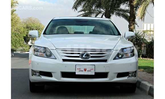 Acheter Import Voiture Lexus LS Blanc à Import - Dubai, Ali Sabieh Region Acheter Import Voiture Lexus LS Blanc à Import - Dubai, Ali Sabieh Region