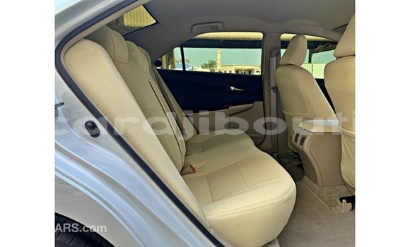 Acheter Import Voiture Toyota Camry Blanc à Import - Dubai, Ali Sabieh Region Acheter Import Voiture Toyota Camry Blanc à Import - Dubai, Ali Sabieh Region