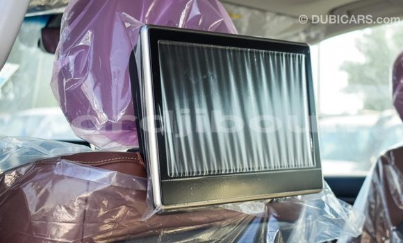 Buy Import Toyota Land Cruiser White Car in Import - Dubai in Ali Sabieh Region Buy Import Toyota Land Cruiser White Car in Import - Dubai in Ali Sabieh Region