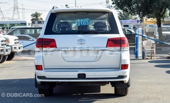 Buy Import Toyota Land Cruiser White Car in Import - Dubai in Ali Sabieh Region Buy Import Toyota Land Cruiser White Car in Import - Dubai in Ali Sabieh Region
