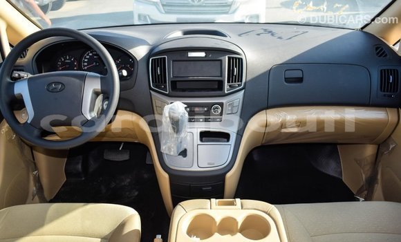 Buy Import Hyundai Accent White Car in Import - Dubai in Ali Sabieh Region Buy Import Hyundai Accent White Car in Import - Dubai in Ali Sabieh Region
