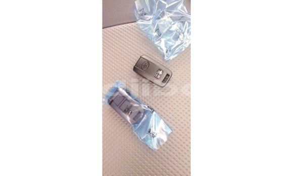 Buy Import Toyota Land Cruiser White Car in Import - Dubai in Ali Sabieh Region Buy Import Toyota Land Cruiser White Car in Import - Dubai in Ali Sabieh Region