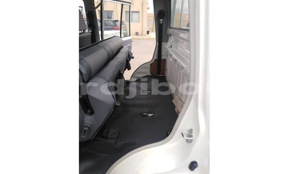 Buy Import Toyota Land Cruiser White Car in Import - Dubai in Ali Sabieh Region Buy Import Toyota Land Cruiser White Car in Import - Dubai in Ali Sabieh Region