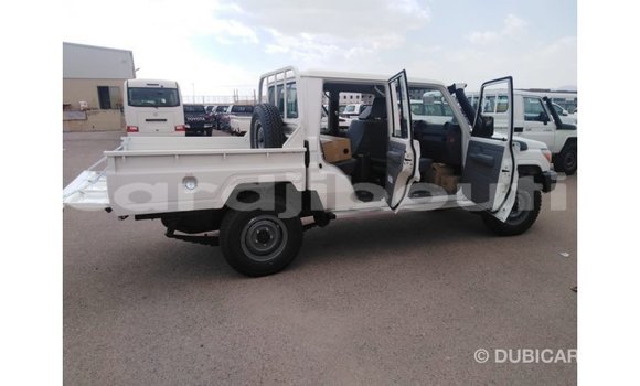 Buy Import Toyota Land Cruiser White Car in Import - Dubai in Ali Sabieh Region Buy Import Toyota Land Cruiser White Car in Import - Dubai in Ali Sabieh Region