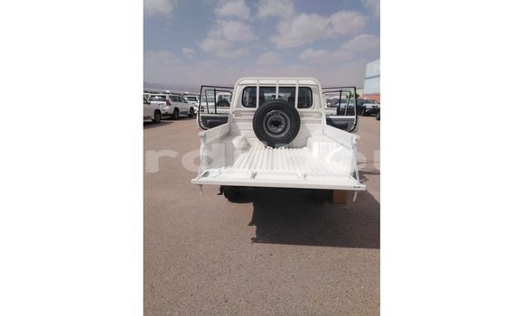 Buy Import Toyota Land Cruiser White Car in Import - Dubai in Ali Sabieh Region Buy Import Toyota Land Cruiser White Car in Import - Dubai in Ali Sabieh Region