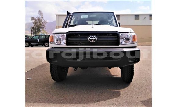 Acheter Import Voiture Toyota Land Cruiser Blanc à Import - Dubai, Ali Sabieh Region
