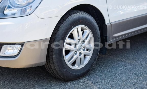 Buy Import Hyundai Accent White Car in Import - Dubai in Ali Sabieh Region Buy Import Hyundai Accent White Car in Import - Dubai in Ali Sabieh Region