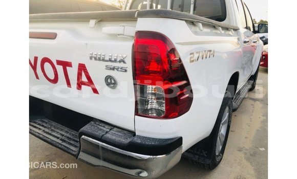 Buy Import Toyota Hilux White Car in Import - Dubai in Ali Sabieh Region Buy Import Toyota Hilux White Car in Import - Dubai in Ali Sabieh Region