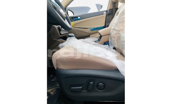 Buy Import Hyundai Tucson Brown Car in Import - Dubai in Ali Sabieh Region Buy Import Hyundai Tucson Brown Car in Import - Dubai in Ali Sabieh Region