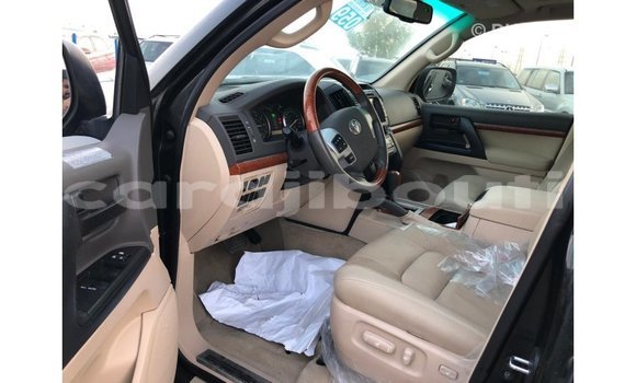 Buy Import Toyota Land Cruiser Black Car in Import - Dubai in Ali Sabieh Region Buy Import Toyota Land Cruiser Black Car in Import - Dubai in Ali Sabieh Region