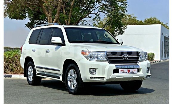 Acheter Import Voiture Toyota Land Cruiser Blanc à Import - Dubai, Ali Sabieh Region
