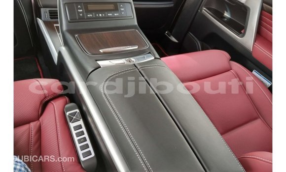 Acheter Import Voiture Toyota Land Cruiser Noir à Import - Dubai, Ali Sabieh Region Acheter Import Voiture Toyota Land Cruiser Noir à Import - Dubai, Ali Sabieh Region