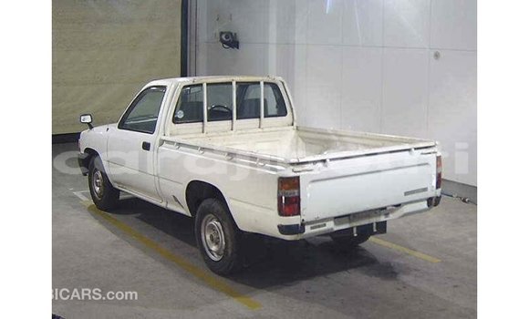 Buy Import Toyota Hilux White Car in Import - Dubai in Ali Sabieh Region Buy Import Toyota Hilux White Car in Import - Dubai in Ali Sabieh Region