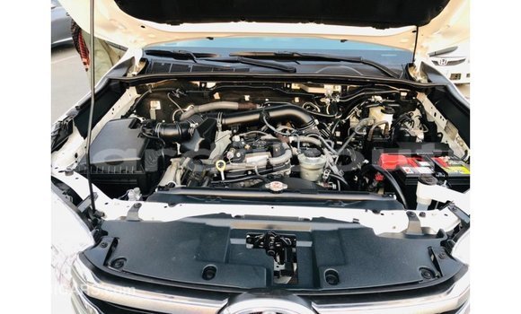 Buy Import Toyota Hilux White Car in Import - Dubai in Ali Sabieh Region Buy Import Toyota Hilux White Car in Import - Dubai in Ali Sabieh Region