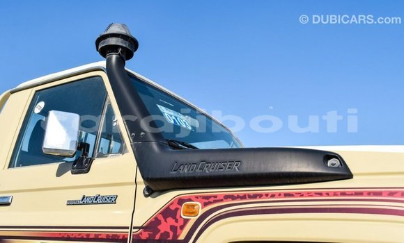 Buy Import Toyota Land Cruiser Beige Car in Import - Dubai in Ali Sabieh Region Buy Import Toyota Land Cruiser Beige Car in Import - Dubai in Ali Sabieh Region