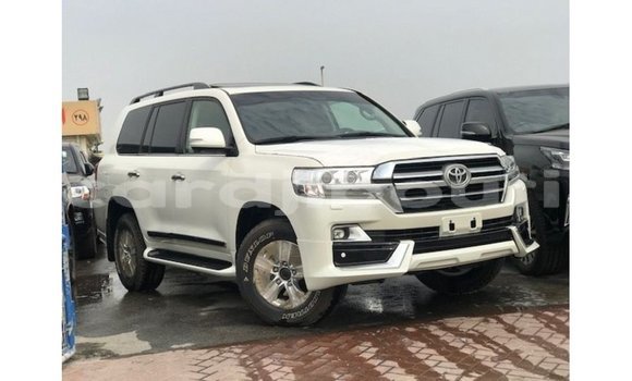 Acheter Import Voiture Toyota Land Cruiser Blanc à Import - Dubai, Ali Sabieh Region