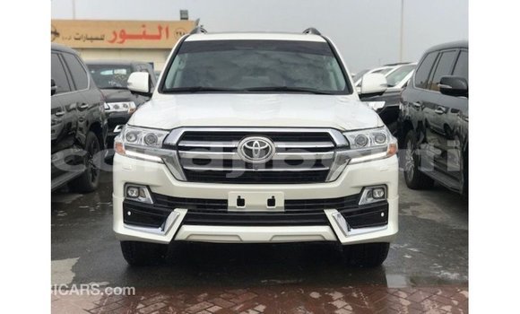 Acheter Import Voiture Toyota Land Cruiser Blanc à Import - Dubai, Ali Sabieh Region Acheter Import Voiture Toyota Land Cruiser Blanc à Import - Dubai, Ali Sabieh Region