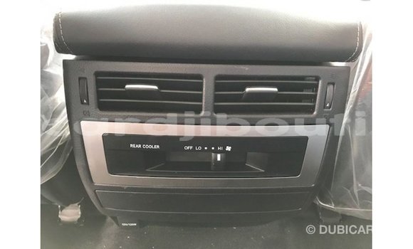 Acheter Import Voiture Toyota Land Cruiser Blanc à Import - Dubai, Ali Sabieh Region Acheter Import Voiture Toyota Land Cruiser Blanc à Import - Dubai, Ali Sabieh Region