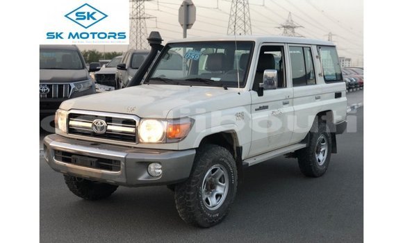 Acheter Import Voiture Toyota Land Cruiser Blanc à Import - Dubai, Ali Sabieh Region