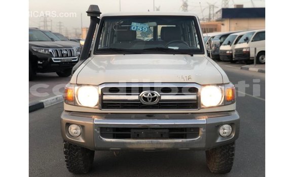 Buy Import Toyota Land Cruiser White Car in Import - Dubai in Ali Sabieh Region Buy Import Toyota Land Cruiser White Car in Import - Dubai in Ali Sabieh Region