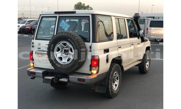 Buy Import Toyota Land Cruiser White Car in Import - Dubai in Ali Sabieh Region Buy Import Toyota Land Cruiser White Car in Import - Dubai in Ali Sabieh Region