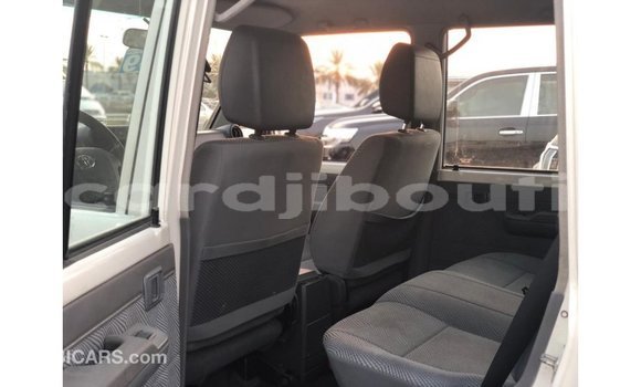 Buy Import Toyota Land Cruiser White Car in Import - Dubai in Ali Sabieh Region Buy Import Toyota Land Cruiser White Car in Import - Dubai in Ali Sabieh Region