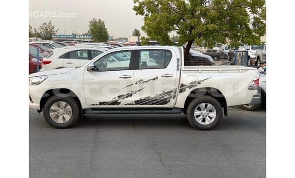 Buy Import Toyota Hilux White Car in Import - Dubai in Ali Sabieh Region Buy Import Toyota Hilux White Car in Import - Dubai in Ali Sabieh Region