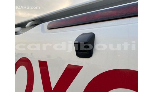 Buy Import Toyota Hilux White Car in Import - Dubai in Ali Sabieh Region Buy Import Toyota Hilux White Car in Import - Dubai in Ali Sabieh Region