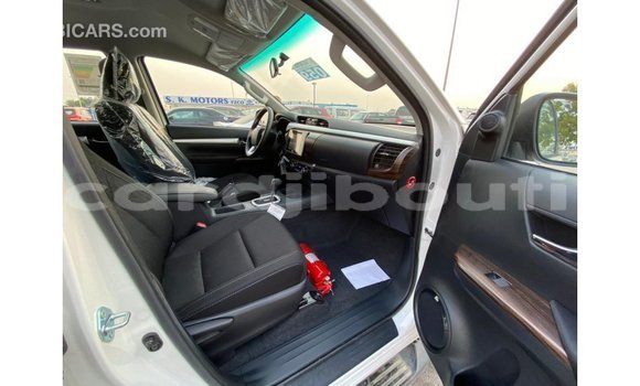 Buy Import Toyota Hilux White Car in Import - Dubai in Ali Sabieh Region Buy Import Toyota Hilux White Car in Import - Dubai in Ali Sabieh Region